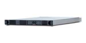 APC Smart-UPS 1000VA USB & sériový RM 1U 230V, černá barva